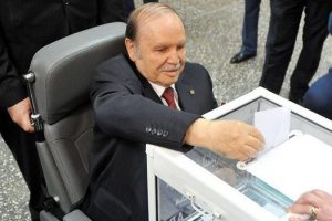 Cezayir'de Buteflika yeniden cumhurbaşkanı