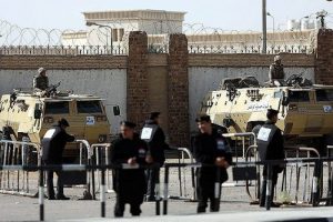 Mursi'nin yargılandığı davanın 6. duruşması başladı