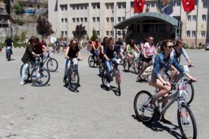 Şırnak'ın konuk &ouml;ğrencileri, Cudi'de pedal &ccedil;evirdi