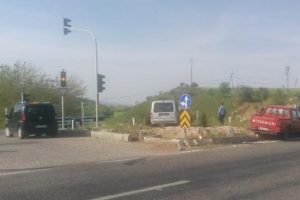 Kamyonet ile hafif ticari ara&ccedil; &ccedil;arpıştı