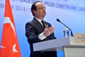 Hollande'dan ilgin&ccedil; "1915 mesajı" &ccedil;ıkışı