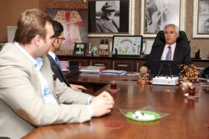 "Her Nil&uuml;ferli'ye eşit hizmet g&ouml;t&uuml;rmeyi şiar edindik"