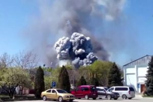 Ukrayna ordusuna ait helikopter vuruldu