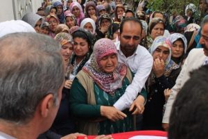 T&uuml;rk kaptan son yolculuğuna uğurlandı