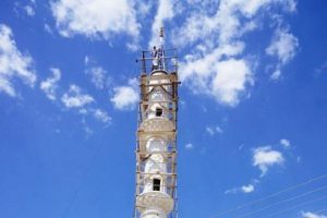Canbaz minareciler 55 metreye bayrak dikti