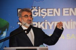 ''Pergeli Eyfel Kulesi'nin merkezine koyun...''