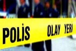 Boğazı kesilmiş halde yatağında bulundu!