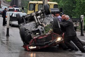 Bursa'da emanet arabayla korkun&ccedil; kaza