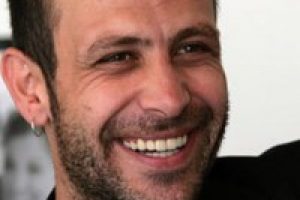 Nejat İşler ve Berrak T&uuml;z&uuml;nata&ccedil; evleniyor