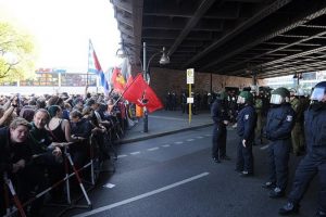 Neonazilerin y&uuml;r&uuml;y&uuml;ş&uuml;ne izin vermediler