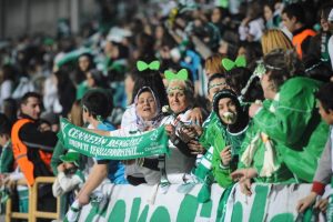 Saha kapatma devri sona eriyor!Trib&uuml;n kapatma geliyor!