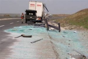 10 ton cam yola sa&ccedil;ıldı