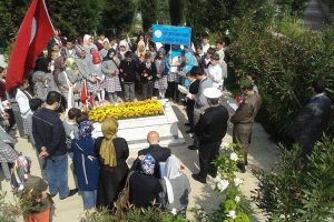 &Ouml;ğrenciler okullarına adını veren şehidi unutmadı