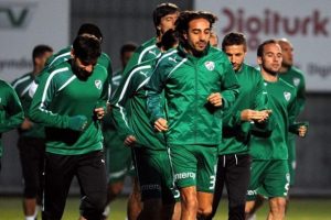 Bursaspor'da Serdar Aziz sezonu kapattı