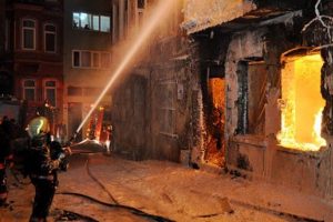 Beyoğlu'nda yangın paniği