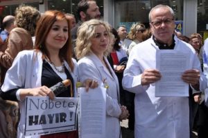 Bursa'da aile hekimleri acilde n&ouml;bete 'hayır' dedi