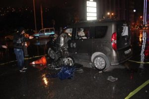 Ticari ara&ccedil; motosiklete &ccedil;arptı