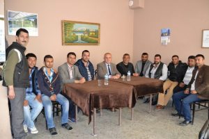 &Uuml;niversiteden Romanlar'a anlamlı ziyaret