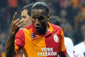 Drogba neden d&ouml;nm&uuml;yor?