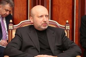 Tur&ccedil;inov, "zorunlu askerlik" kararnemesini imzaladı