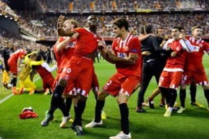 Sevilla Valencia'yı 90+4'de yıktı:3-1