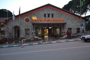 Belediye tabelasına T.C. ibaresini ekletti