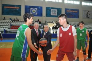 Y&uuml;z&uuml;nc&uuml; Yıl Spor Salonu Nil&uuml;fer'e &ccedil;ok yakıştı