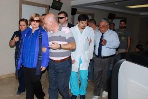 Tansu &Ccedil;iller'den hasta ziyareti