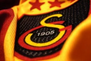 G.Saray'dan, Dani Alves i&ccedil;in pankart!..