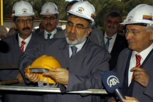 Bakan Yıldız'dan taşeron kanunu hakkında a&ccedil;ıklama