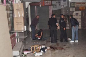 Bı&ccedil;aklı kavgada kan aktı