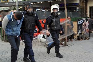 İstanbul'da g&ouml;zaltına alınan 166 kişi adliyeye sevk edildi