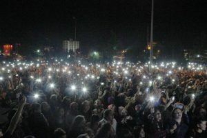 Gece Yolcuları &Ccedil;arşamba'yı salladı