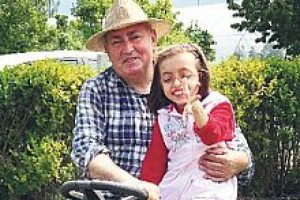 Valiliği bıraktı kızını kurtardı!