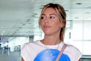 Sinem Kobal İspanya'da g&ouml;zde!
