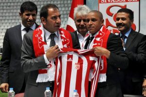 Roberto Carlos Sivasspor'da kalacak mı?