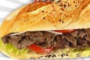 Yıldız futbolcuya 'd&ouml;ner' şoku