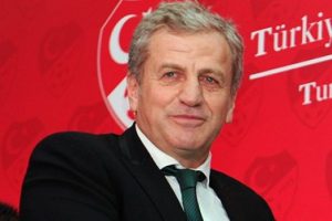 &Ouml;zerten'in yerine Servet Yardımcı