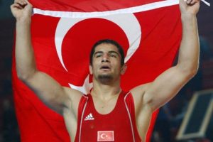 Taha Akg&uuml;l'e coşkulu karşılama