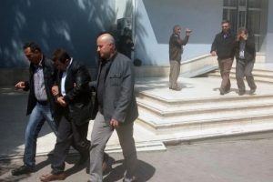 Bursa'da sahte bilezik satarken yakalandılar