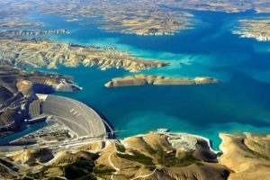 Atat&uuml;rk Barajı'nda su seviyesi 2 metre d&uuml;şt&uuml;