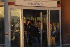 Polisten zehir tacirlerine operasyon: 6 g&ouml;zaltı