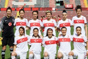Kadın A Milli takım uzatmada g&uuml;ld&uuml;:2-1