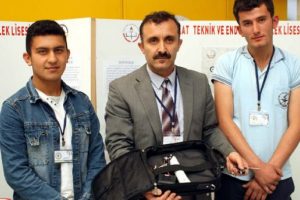 Liselilerden kapka&ccedil;a karşı elektroşoklu &ccedil;anta!