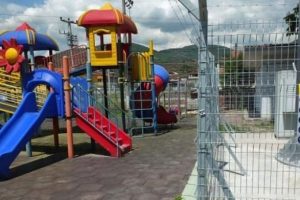 &Ccedil;ocuk parkına baz istasyonu kurdular