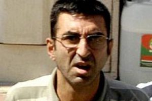 Polis ararken birini daha taciz etti!