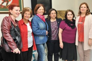 Nil&uuml;fer'de anneler de mutlu