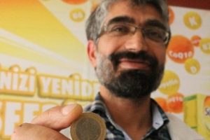 1 lira ile dolandırıcıları yakalattı
