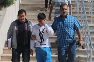 Yaşı 15 ama hırsızlıktan kaydı olduk&ccedil;a fazla