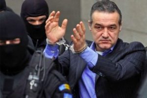 Steaua B&uuml;kreş'in başkanı hapisten mi ka&ccedil;tı?